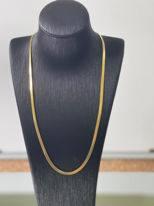 Simply Chic gold necklace by La Belle